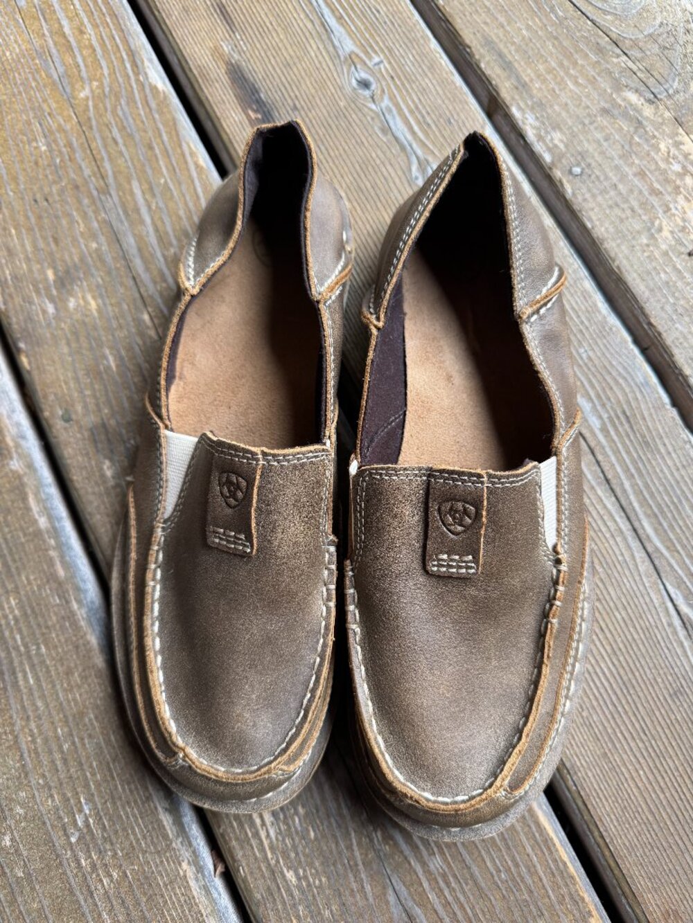Like New Ariat Brown Bomber Cruiser Shoe in Women's 9.5C